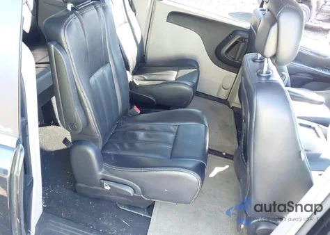 2014 Chrysler Town & Country Touring z USA, uszkodzony, nr VIN 2C4RC1BG8ER295845